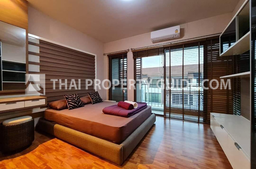 Townhouse in Sukhumvit 